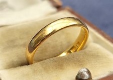 Antique/Vintage 22kt Gold Band. 3mm. Size 5-5.25. Hallmarks. Lovely. picture