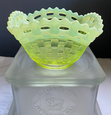 Vintage Fenton Topaz Opalescent (vaseline) Glass Basketweave Bowl- 1940s- COLOR picture
