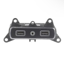 Jeep Grand Cherokee 2018-2021 Media Hub USB Port OEM Mopar Used picture