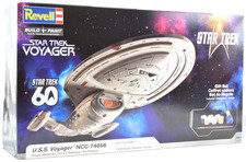 Revell Star Trek : Voyager U.S.S. Voyager NCC-74656 Gift Set 1/670 Model 13604 picture