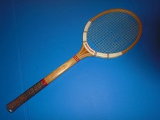 Dunlop Maxply Fort Wood Tennis Racquet. 4 1/4 L2. 12.9 oz. Needs String. VG. picture