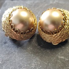 Stunning VTG 50s Nettie Rosenstein Gold faux pearl Earrings ,intricate Clip-On picture