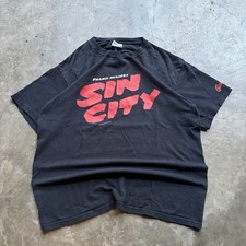 Vintage 2005 Sin City Movie Promo T Shirt Men’s Large Frank Miller Graphitti Y2K picture