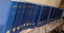 33 Vols Œuvres complètes de Voltaire Complete Works Oxford Foundation HC Set picture