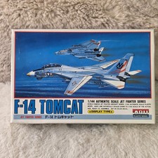 ARII 1:144 Scale F14 Tomcat Jet Fighter Plastic Model Kit picture