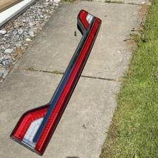 New OEM Ford LED Tail Finish Panel For 2015-17 Lincoln Navigator FL74-13B433-AG picture