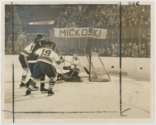 Red Kelly Johnny Bower Red Wings Rangers 1953 Original Hockey Photo 27468 picture