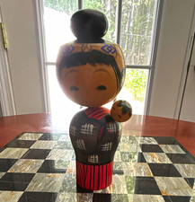 Japanese Kokeshi Wooden Doll Figurine Mother & Child Black/Red Kimono 7in picture