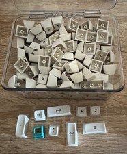 Retro Macintosh style keycaps set picture