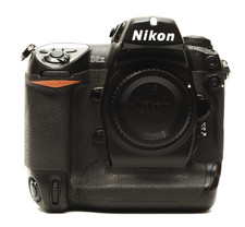 Near-mint Nikon D2X 12.4MP Digital SLR Camera Body - 25.5k Shutter Count picture