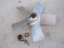 British Seagull antique outboard motor propeller Century 100 1961 4hp # 100/1409 picture