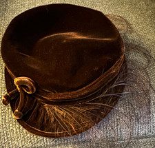 Vintage 1940s 1950s Stern Brothers Brown Velvet Tilt Hat with Feathers picture