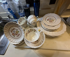 Royal Doulton Grantham D5477 Ceramic Floral Dinner Set Cup Saucer Plate ,England picture
