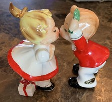 Vtg Josef Originals Christmas Kissing Boy and Girl Under Mistletoe RARE Japan picture