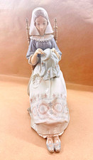 Lladro #4865 Embroiderer Insular Embroideress Porcelain Figurine Retired 1994 picture