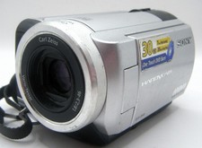 Sony Handycam DCR-SR40 30GB HDD – Carl Zeiss 20x Zoom – NightShot Plus picture