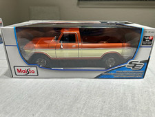 Maisto Special Edition 1:20 1979 Ford F-150 Pickup Truck Diecast w/ Stand picture