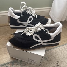 Authentic Loewe Flow Runner 39 (9 US) new with box  picture