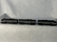 Nice Stewart/KATO NYC  RR LIGHTNING STRIPE F-3 A/B/A Set A’s Pwrd./ B Unpwrd. HO picture