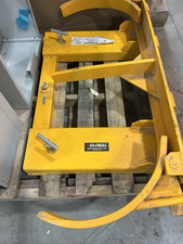 Global Industrial 1500 Lb. Capacity Forklift Tilting Drum Dumper DG Series Crab picture