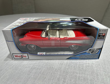 Maisto Special Edition 1:18 1957 Chevrolet Bel Air Convertible Diecast Red/White picture