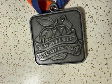 Vintage 1984 NYC Marathon Finisher Medal New York Road Runners NYRRC 84 picture