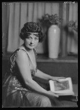Photo:Mrs M D Chapman Portrait Photograph 1915 Glamour Dress Studio picture