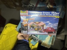 Highway Scenes '37 Ford with Die-Cut Diorama Drive-In Revell Monogram New Sealed picture