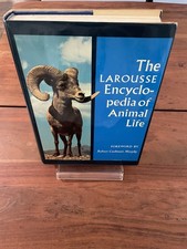 Vintage Larousse Encyclopedia of Animal Life Hardcover Illustrated Wildlife picture