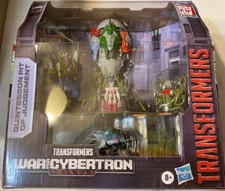 Hasbro Transformers Quintesson Pit Of Judgement SDCC exclusive Action Figure picture