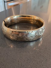 Vtg Hayward 1/20-12K GF Floral Etched Hinged Bracelet 32g 7.5