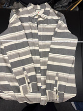 Gap The Modern Oxford Men's XL Gray/White Striped Button-Down Long Sleeve picture