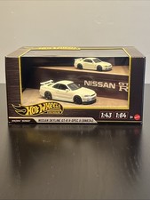 Hot Wheels Premium 1:43 & 1:64 Nissan Skyline GT-R V-Spec II BNR34 1999 White picture