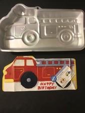 Wilton Vintage 2002 Fire Truck Pan 2105-2061 picture