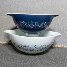 VTG PYREX Colonial Mist Cinderella Mixing Nesting Bowl Set 442 443 Blue White picture
