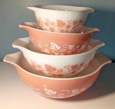 Vintage Pyrex Gooseberry Cinderella 4pc Mixing Nesting Bowl Set Pink/White Glass picture