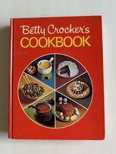 Vintage 1971 Betty Crocker’s Cookbook 9th Printing Hardcover Book EXCELLENT picture
