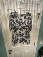 Lane Bryant Floral Print 3/4 Sleeve Tunic Top Size 18/20 White Black picture