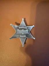 WRESTLEMANIA 32 OF 41 LIMITED EDITION PIN BADGE FROM WWE SUPERSTORE DALLAS TEXAS picture