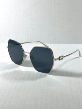 Fendi FE 40033U 10A Sunglasses. New. Authentic picture