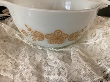 PYREX Cinderella 441 Butterfly Gold Mixing Bowl VTG 1970s Small Nesting 1.5 Pint picture