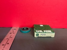 SKF/CHICAGO RAWHIDE 7572- OIL SEAL picture