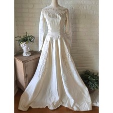 Vtg 1950s Romantic Ivory Beaded Lace Applique Wedding Gown, XS/2 picture