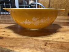 Vintage Pyrex 444 Cinderella Mixing Bowl 4 Qt Butterfly Gold & White Floral USA picture