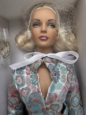 NRFB Tonner Sydney Chase Ice Blue TW2409 16