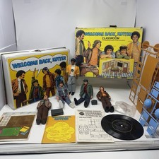 RARE 1976 Welcome Back Kotter 5 Action Figures  W/ Classroom Case WOLPER KOMACK picture