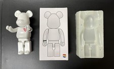 Discover RJ's Spaceman BE@RBRICK LIMITED EDITION picture