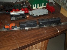 Vintage 1950's Lionel Model Train Set - 0-27 Gauge picture