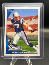 Topps 2010 Topps Rob Gronkowski #148 Rookie Base Set Patriots Ball in one Hand picture