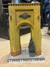 Universal Studios Florida Arch Archway Entrance Display Figure picture